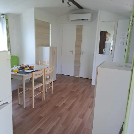 Land'shause 2* Pataias