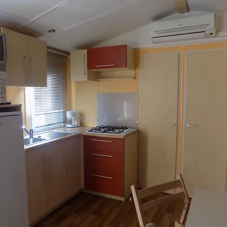 Land'shause Aldeamento Turístico 2*