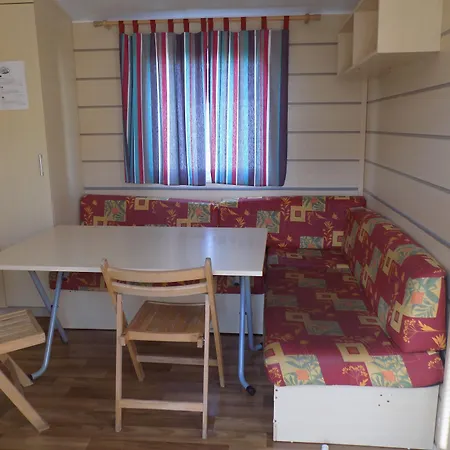 Land'shause פארק נופש