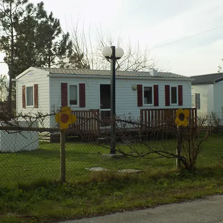 פארק נופש Land'shause 2*