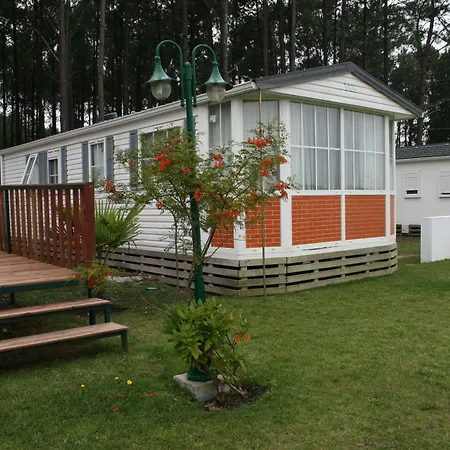 Land'shause פארק נופש 2*