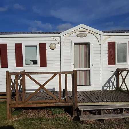 Aldeamento Turístico Land'shause 2*