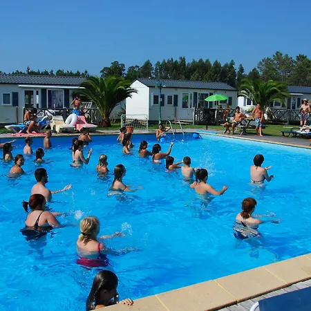 Aldeamento Turístico Land'shause 2*