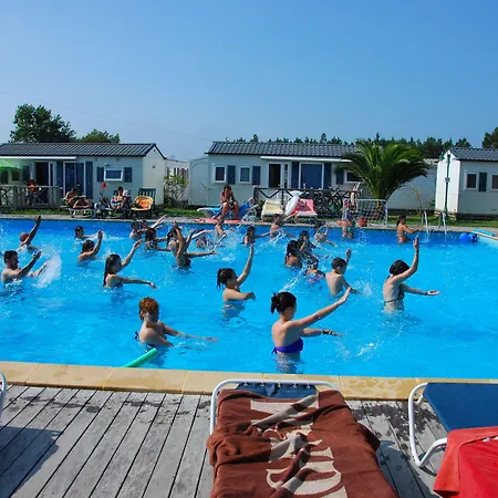 Land'shause 2* פטיאס