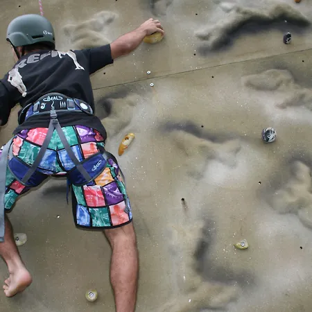 Land'shause פארק נופש 2*